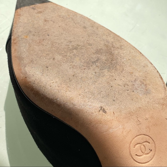 CHANEL Suede Cap Toe Interlocking CC Mules 7.5US - Picture 13 of 17